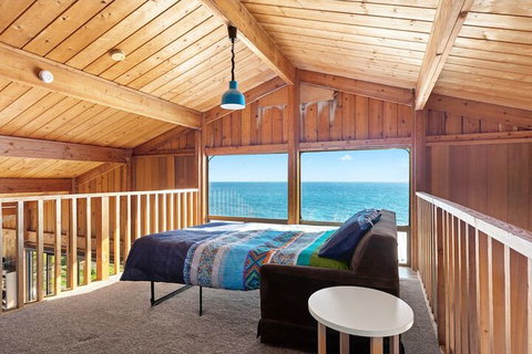 Cliffs End Beach Shack 105 Gold Coast Drive Carrickalinga - Taree Accommodation 4