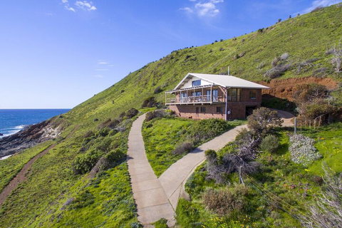 Cliffs End Beach Shack 105 Gold Coast Drive Carrickalinga - Taree Accommodation 2