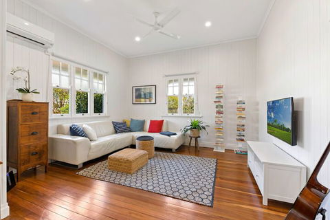 The Keeper's House - Taree Accommodation 6