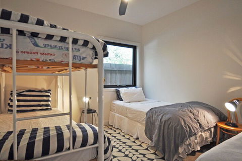 Armstrongs Close TO Beach - Taree Accommodation 5