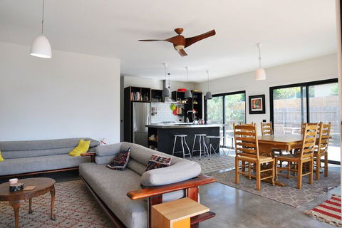 Armstrongs Close TO Beach - Taree Accommodation 3