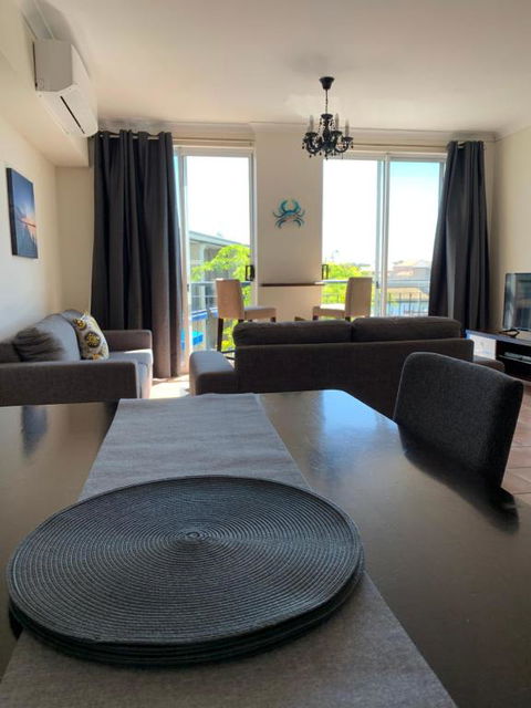 9 / 20 Apollo Quay Apartment - Taree Accommodation 2