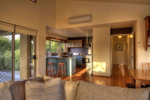 Mountain View - Taree Accommodation 3