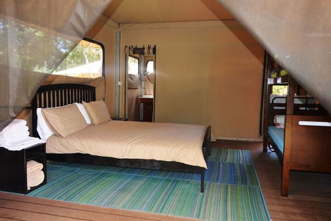 Castaways Moreton Island - Taree Accommodation 1