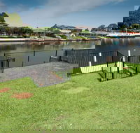 Lake House on Elouera - Taree Accommodation