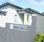 Stylish Holiday Unit - Taree Accommodation