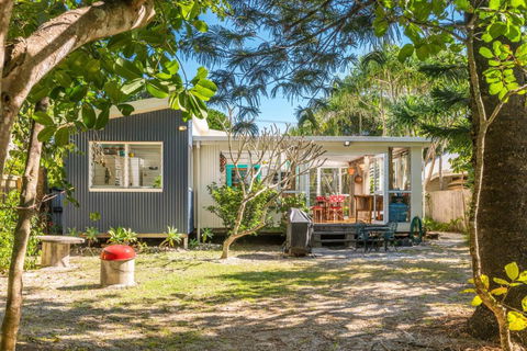 A SWEET ESCAPE Beachcombers Cottage Beachfront - Taree Accommodation 5