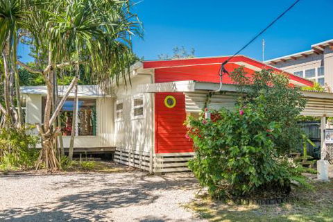 A SWEET ESCAPE Beachcombers Cottage Beachfront - Taree Accommodation 6