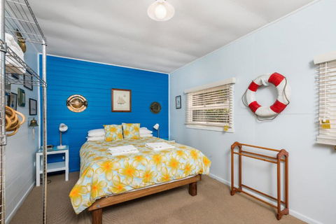 A SWEET ESCAPE Beachcombers Cottage Beachfront - Taree Accommodation 4