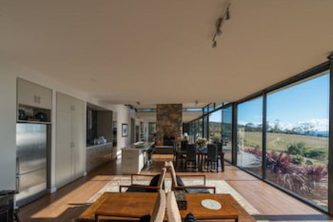 Dragonfly Lodge - Taree Accommodation 0