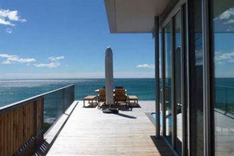 The Ocean Retreat - Taree Accommodation 0