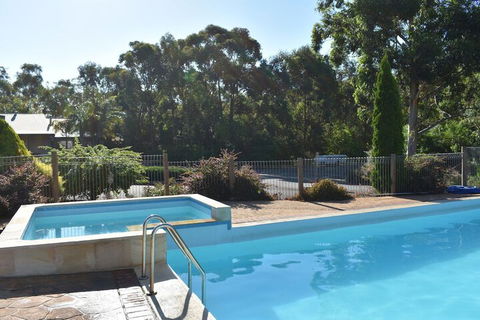 Sanctuary House Resort Motel - Taree Accommodation 1