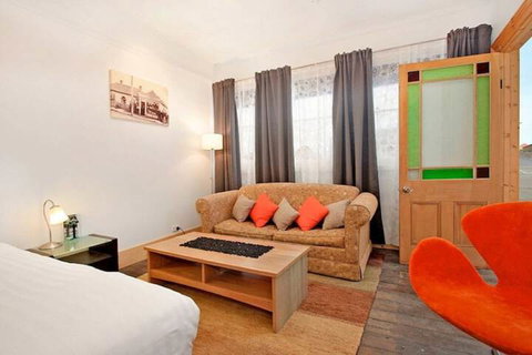 Robinson Cottage - Taree Accommodation 3