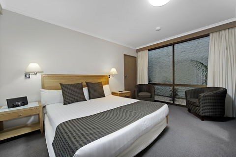 Mid City Warrnambool - Taree Accommodation 4