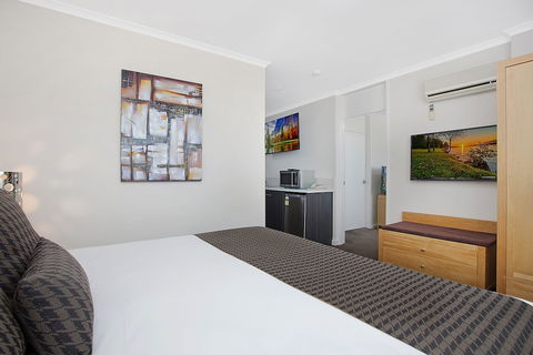 Mid City Warrnambool - Taree Accommodation 5