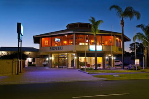 Admiral Motel Bunbury - Taree Accommodation 0