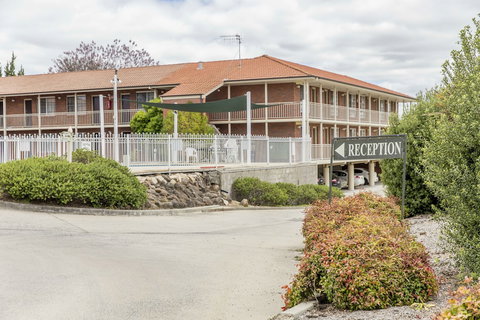 Bathurst Motor Inn - Taree Accommodation 0