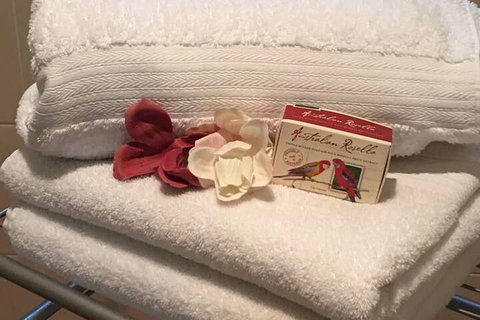 Crimson Villa - Taree Accommodation 3