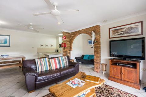 Atlantis - Taree Accommodation 5