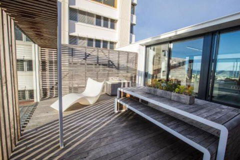 Avalon City Retreat - Taree Accommodation 0