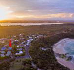 Angourie Blue 7 stroll to surfing beaches. - Taree Accommodation
