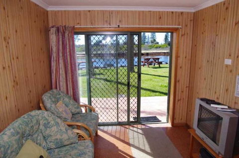 Beachfront 5 25 Willow Street - Taree Accommodation 1