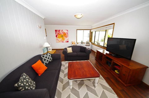 Breakaway 11 Scott Street - Taree Accommodation 2