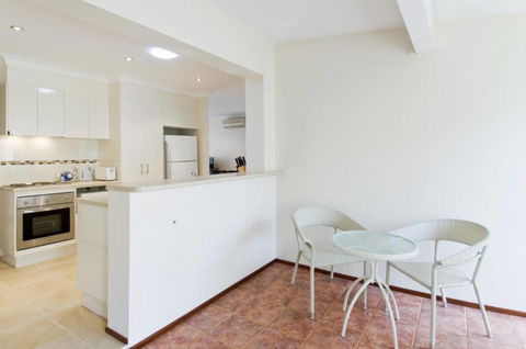 Cara Nobbys Beach 11 Wesley Avenue - Taree Accommodation 2