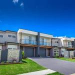 Escape At Nobbys Executive Townhouse 1 74 Pacific Drive - Taree Accommodation 0
