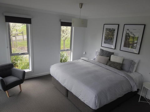 Alyonah Daylesford - Taree Accommodation 2