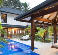 Spice at Oak Award Winning Luxury Absolute Oceanfront House Oak Beach Near Port Douglas