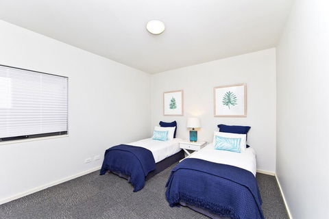 Sails On The Beachfront Exclusive Seaside Home - Taree Accommodation 7