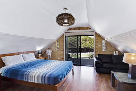 Salt Wood Cabin Style Retreat - Taree Accommodation 6