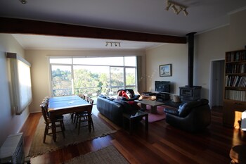 Fairways Close - Taree Accommodation 2