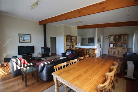 Fairways Close - Taree Accommodation 0