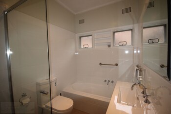 Fairways Close - Taree Accommodation 4