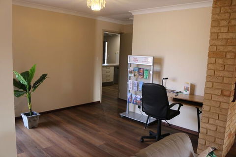 Cozy Stay At Kearsley - Taree Accommodation 4