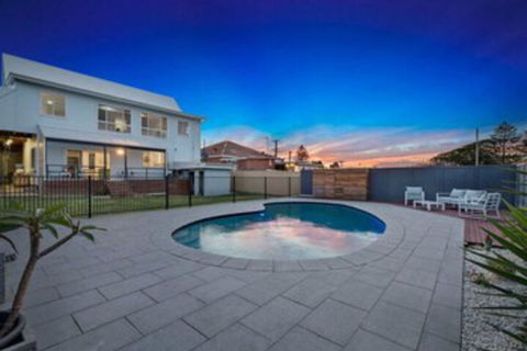 Waterview Beach House - Taree Accommodation 0