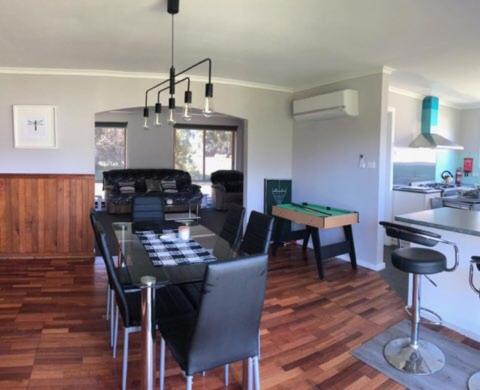 At HOME On HOLMES - Taree Accommodation 5
