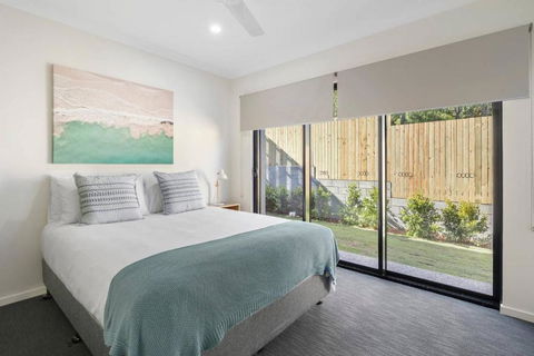 WHITSUNDAY Brand New Townhouse Close To Boardwalk - Taree Accommodation 3