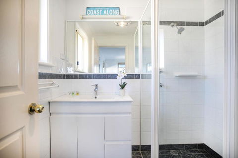 58 Seaview St. Summer Days - Taree Accommodation 2