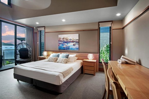 Yacht Club Villa 33 Serenity 4 Bedroom 4 Bathroom House Ocean Views 2 Buggies - Taree Accommodation 1