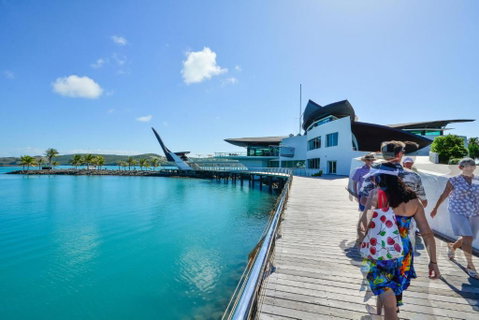 Yacht Club Villa 33 Serenity 4 Bedroom 4 Bathroom House Ocean Views 2 Buggies - Taree Accommodation 4