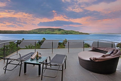 Yacht Club Villa 33 Serenity 4 Bedroom 4 Bathroom House Ocean Views 2 Buggies - Taree Accommodation 3