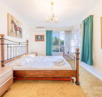 Doncaster Beautiful 4 Bedder walking to Westfield - Taree Accommodation