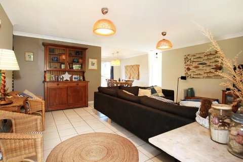 Innisfree Pet Friendly 2 Mins To Beach - Taree Accommodation 5