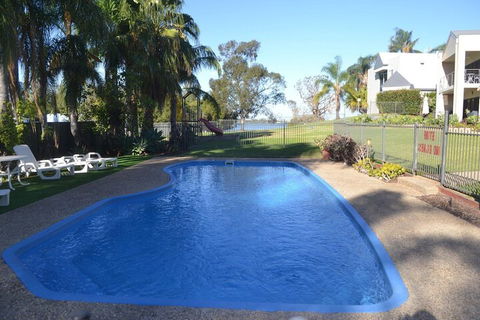 Elsinor Townhouse 8 Mulwala - Taree Accommodation 3