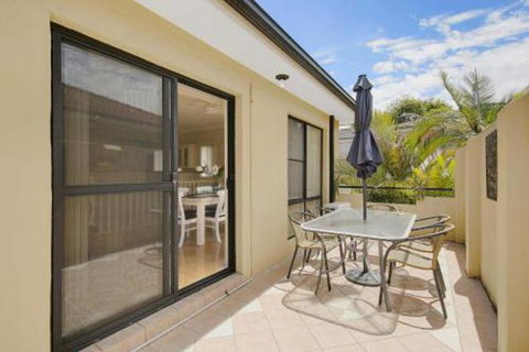 Seychells Toowoon Bay - Taree Accommodation 5
