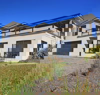 Georges Bay Luxury - Taree Accommodation