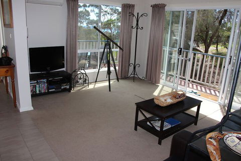Front Row Beachfront - Taree Accommodation 2